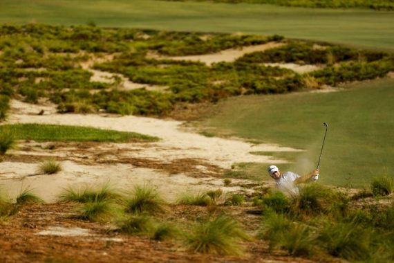 David Perkins hits a shot on the eighth hole during the first round of stroke play at the 2019 U.S. Amateur at Pinehurst Resort & Country Club (Course No. 2) in Village of Pinehurst, N.C. on Monday, Aug. 12, 2019. (Copyright USGA/Michael Reaves)