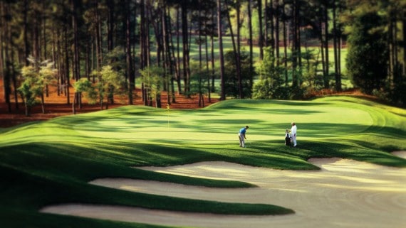 The signature 16th features the large hand-shaped waste area known as “Jones’s Fingers” for architect Rees Jones.