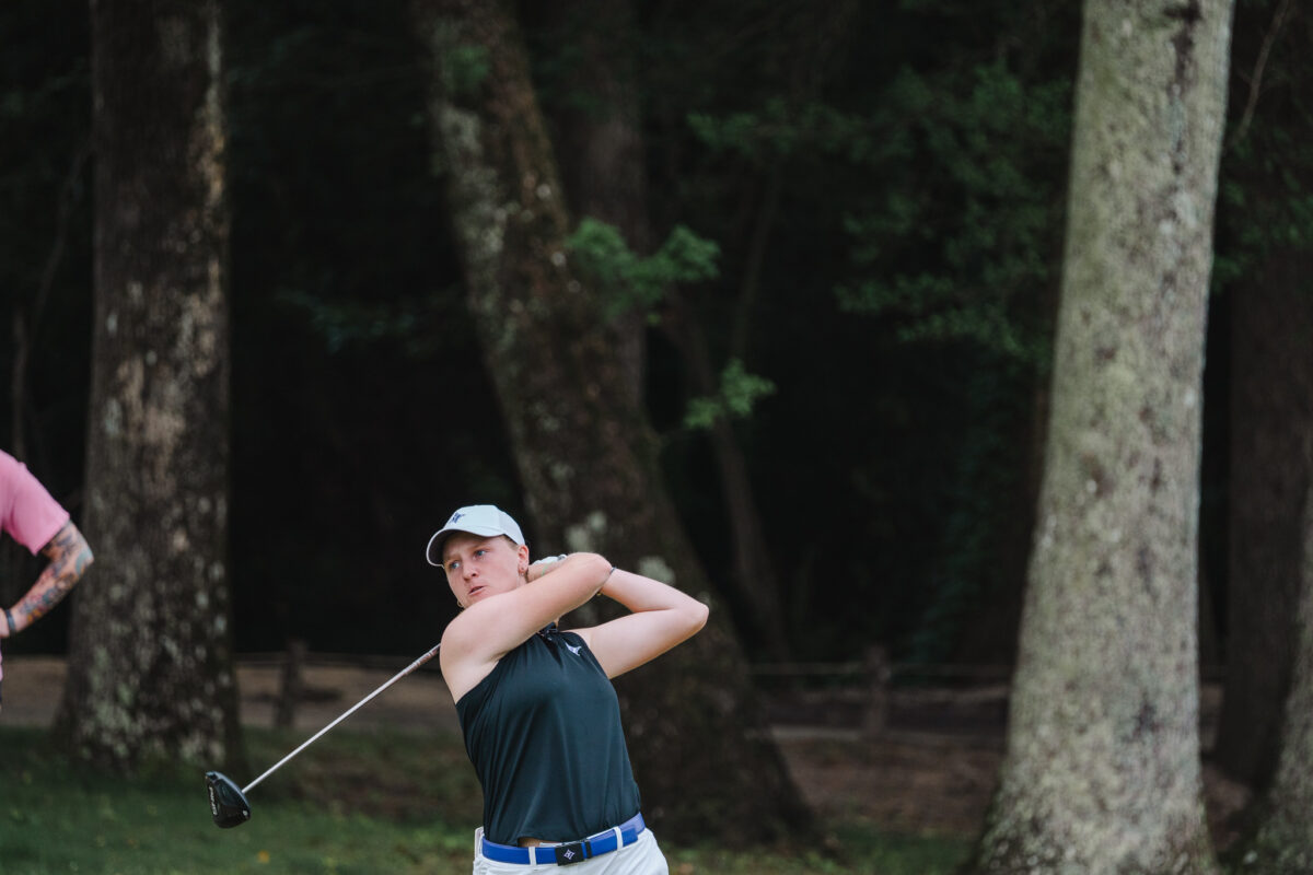 2021 Women’s North & South Amateur Runner-Up Anna Morgan hits a tee shot during the Round of 32 matches on Thursday on Pinehurst No. 2. (Photo by Matt Gibson)