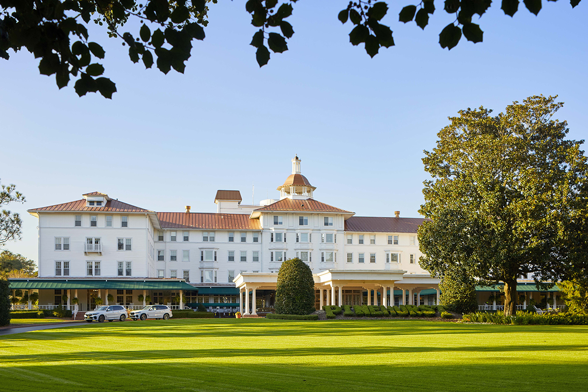 Carolina Hotel exterior - Pinehurst Resort