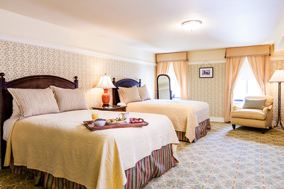 Double Bed – The Holly Inn – Pinehurst