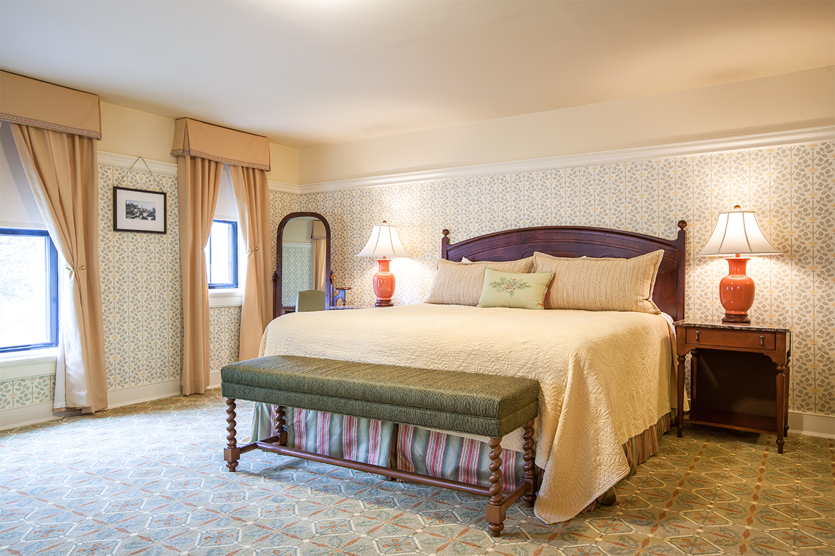 Bedroom – The Holly Inn – Pinehurst