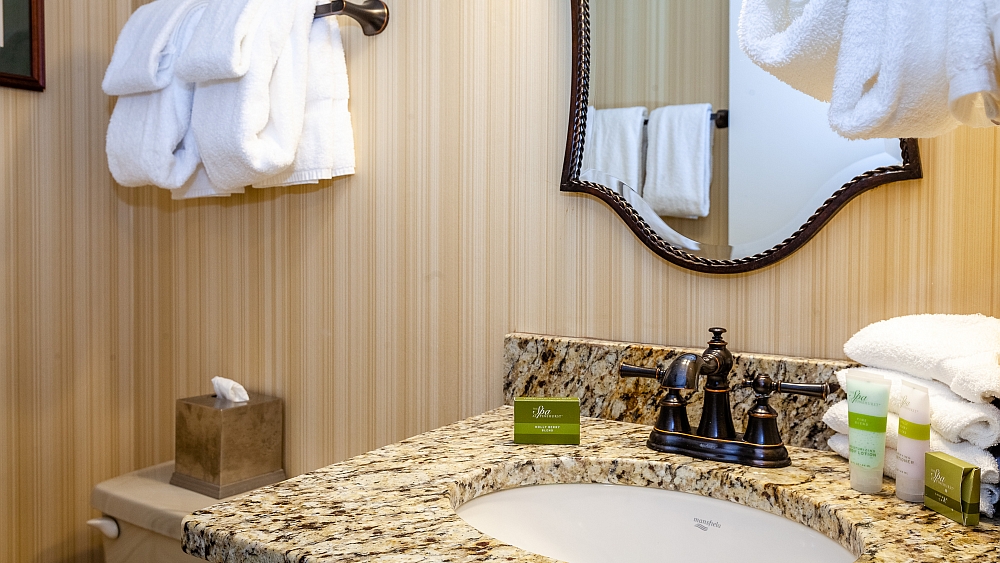 GolfTerrace210_guestbath_2