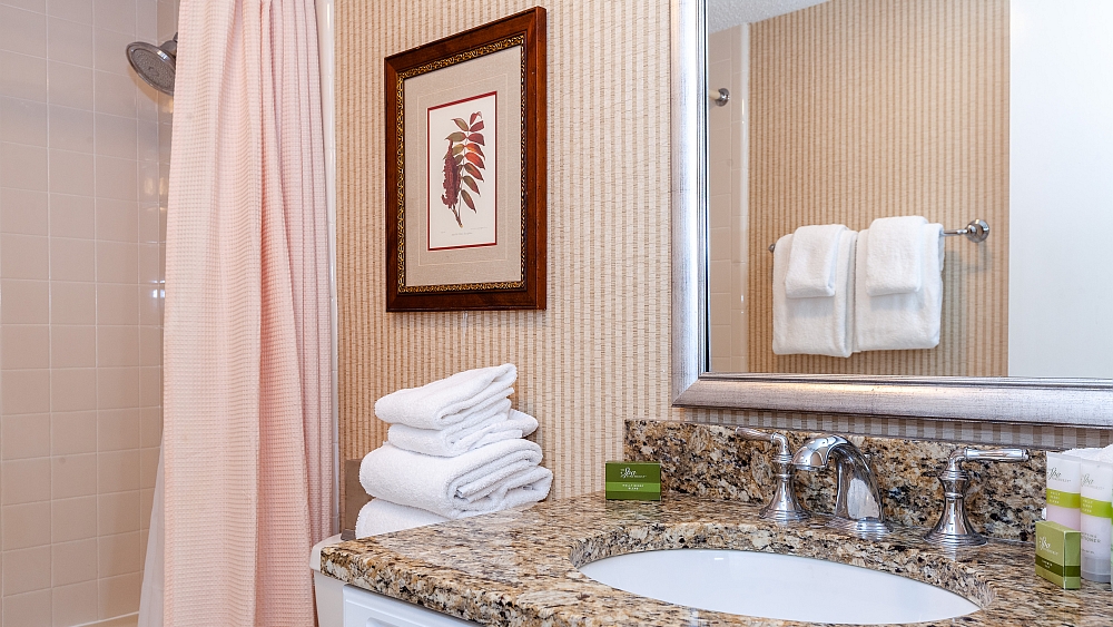 Lakeview_109_bathroom_2