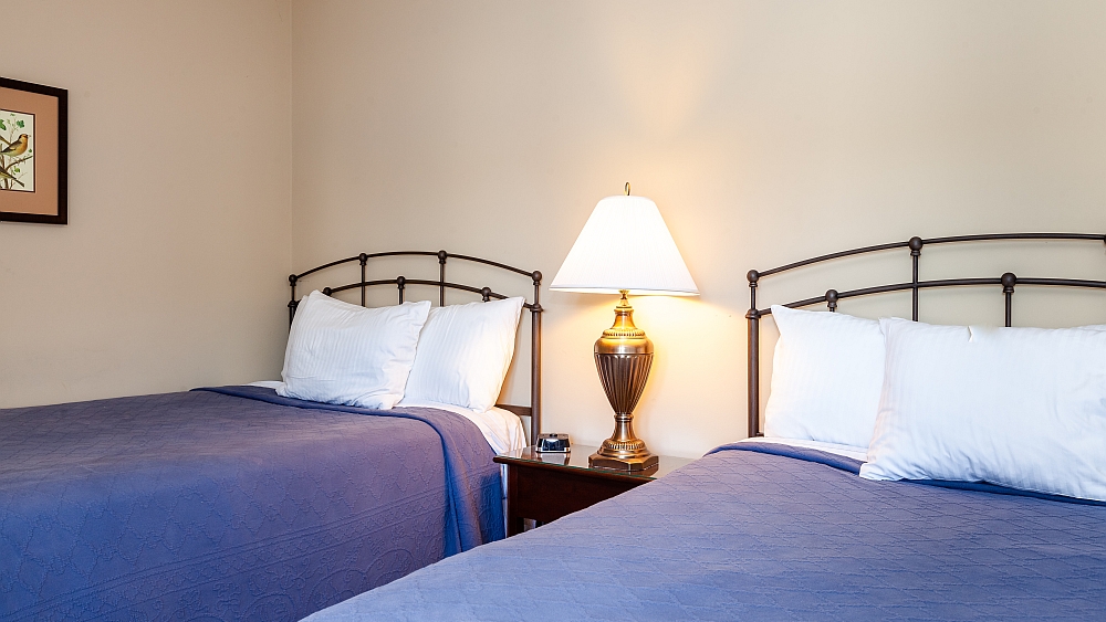 Lakeview_109_bedroom_1