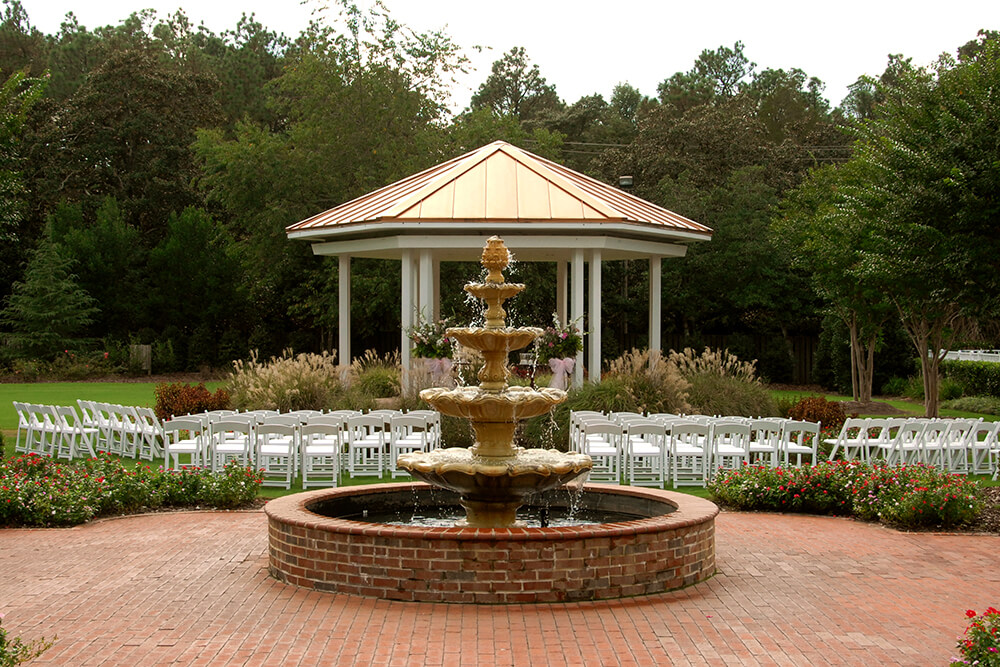 Pinehurst wedding venue fountain