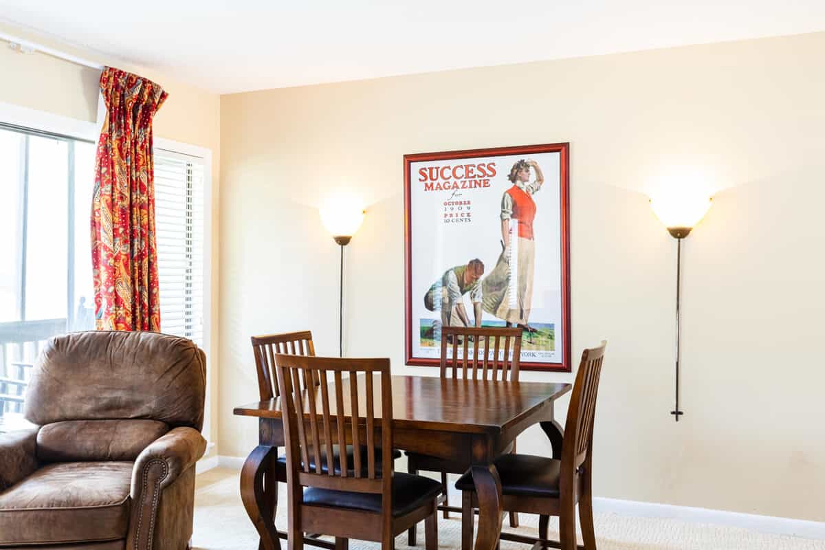 CONDOS_LINVILLEGARDENS_ 116_DININGROOM