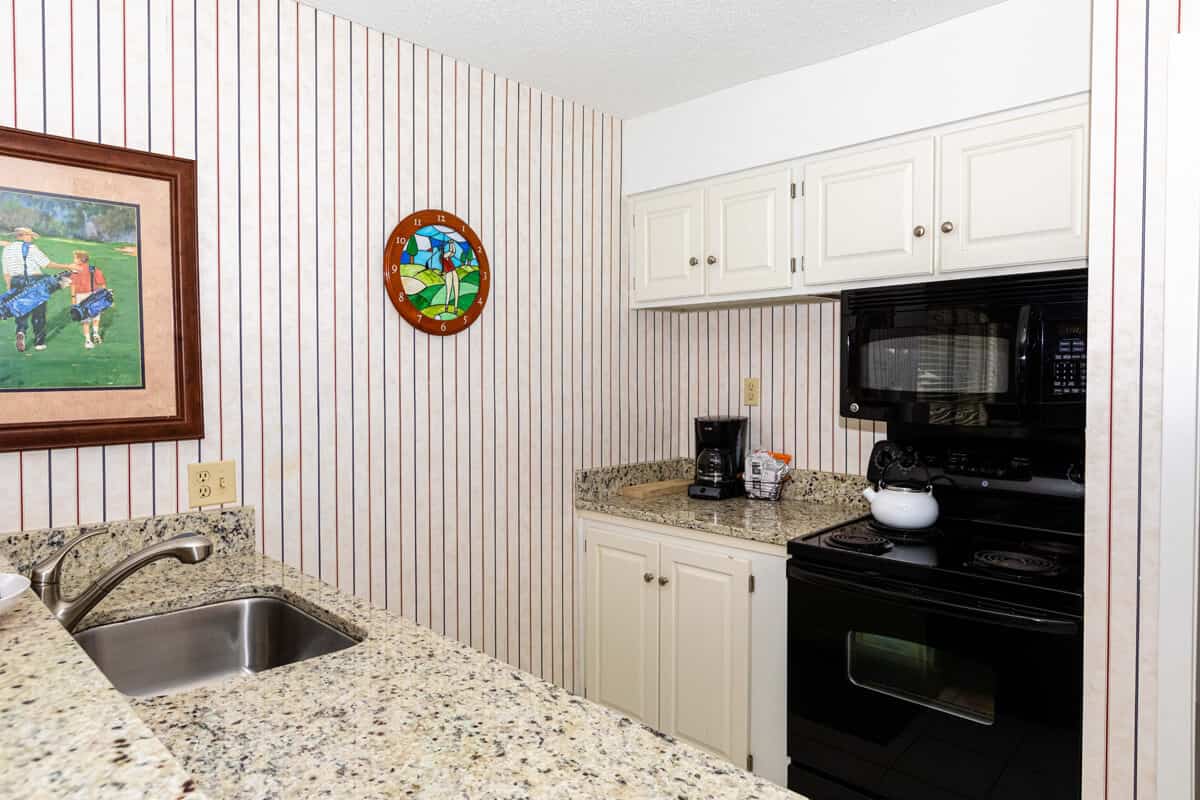 CONDOS_LINVILLEGARDENS_ 116_KITCHEN