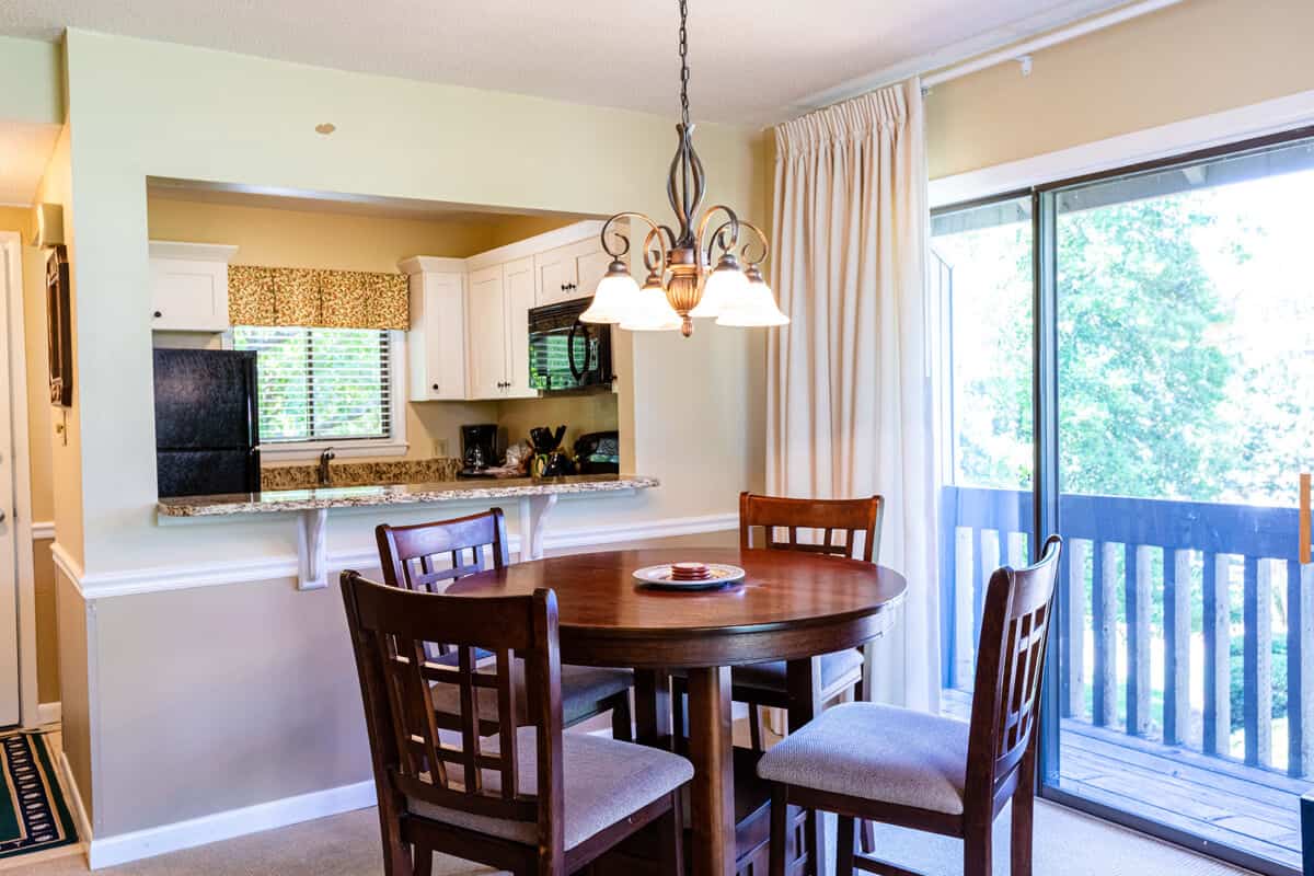 CONDOS_LINVILLEGARDENS_ 242_DININGROOM