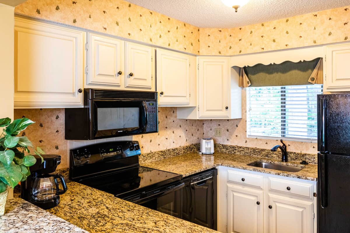 CONDOS_PRINCEMANOR_ 213_KITCHEN