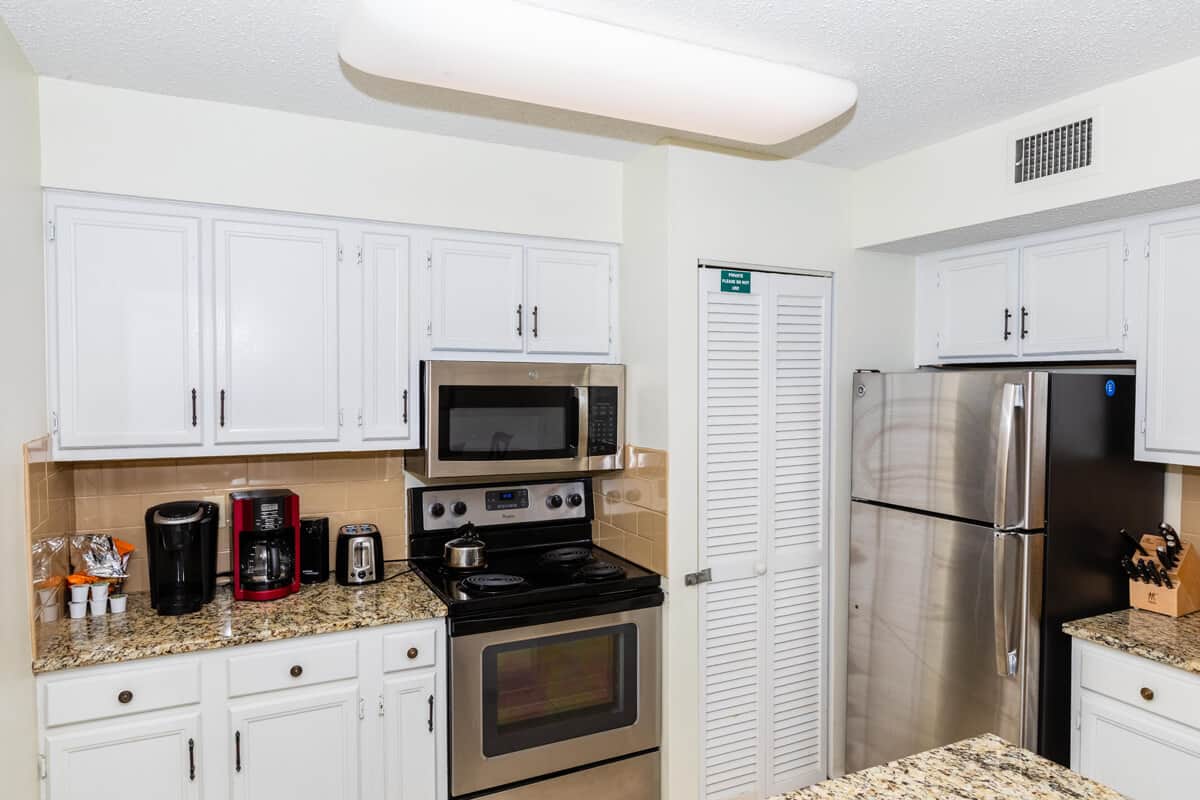 CONDOS_ST.ANDREWS_ 139_KITCHEN