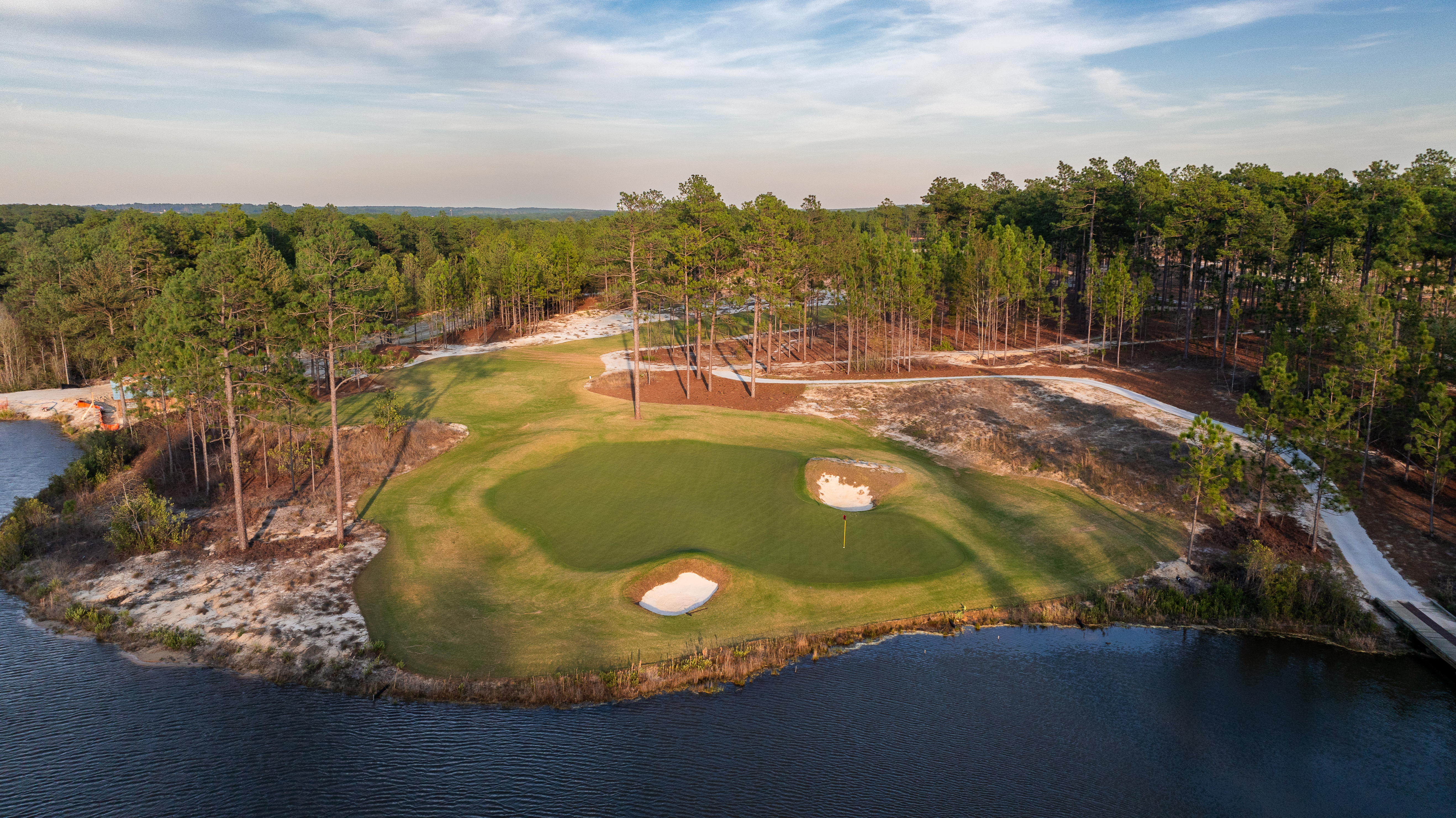 Hole 17 on Course No. 10 by Billy Richards - Carolina Pines Golf