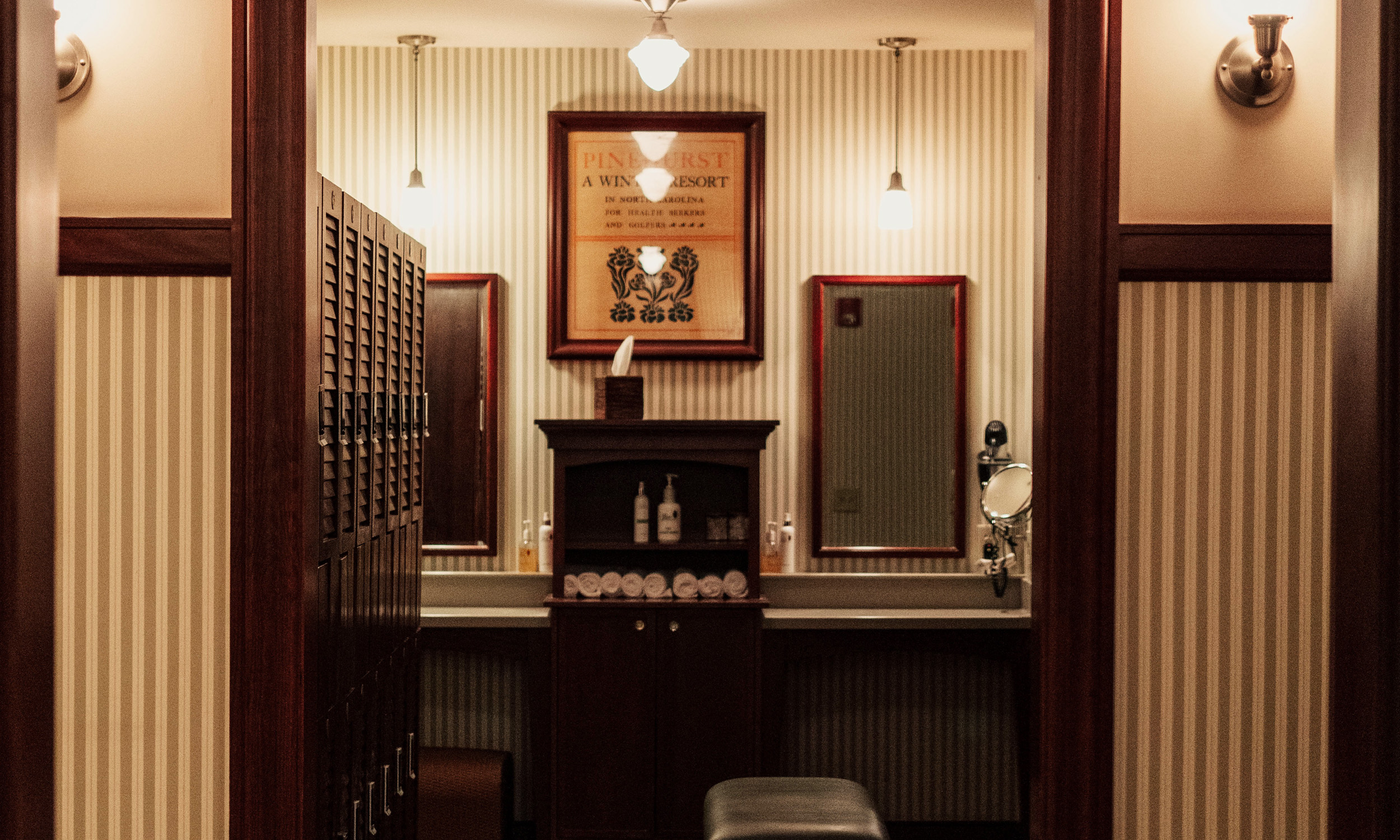 spa_lockerroom